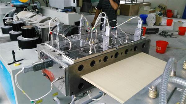 【江蘇】客戶0經(jīng)驗 用我司pvc發(fā)泡穩(wěn)定劑做木塑發(fā)泡墻板3次調(diào)試成功